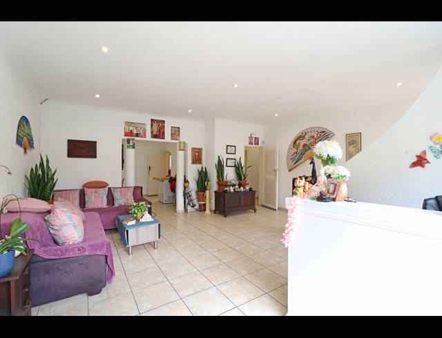 3 BEDROOM HOUSE FOR SALE IN BRAMLEY